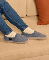 Damen Hausschuhe aus Schurwolle, Warme Wollpantoffeln, Kuschelige Hüttenschuhe für Herbst & Winter, Grau, Made in Austria