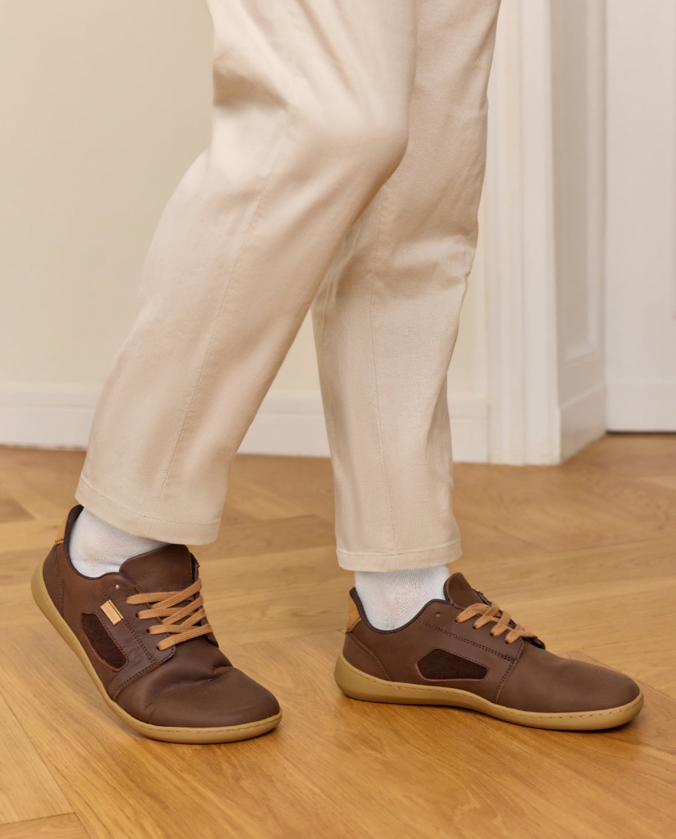 Herren Barfußschuhe aus Leder, Minimalschuhe mit Zehenfreiheit, Bequeme Barfuß Halbschuhe für Alltag & Outdoor, Braun, Made in Portugal