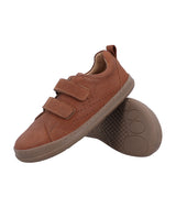 Kinder Barfußschuhe mit Klettverschluss & rutschfester Sohle, Leichte Minimalschuhe für Jungen & Mädchen, Bequeme Barfuß Sneaker für Kita & Alltag, Braun