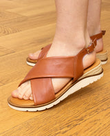 Damen Ledersandalen mit Riemen & leicht erhöhter Sohle, Bequeme Sommer Sandalen mit Keilabsatz, Elegante Sommerschuhe für Alltag & Strand, Orange